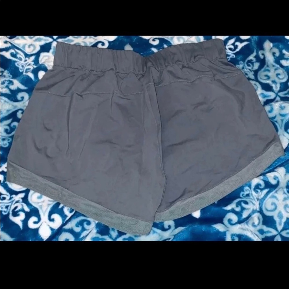 In search of (ISO) sunsetting shorts 6 or 8